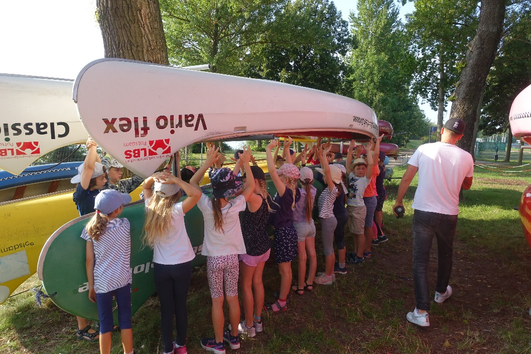 Kanuausflug Klasse 3b_html_c4394929fe57101f